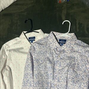 Apt 9 men’s Large Slim Fit dress shirts.